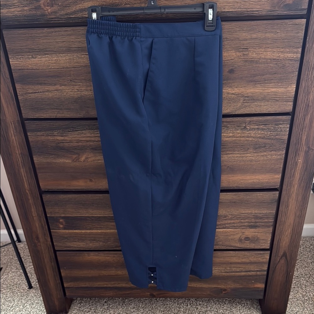 Women’s Navy Ankle Pants